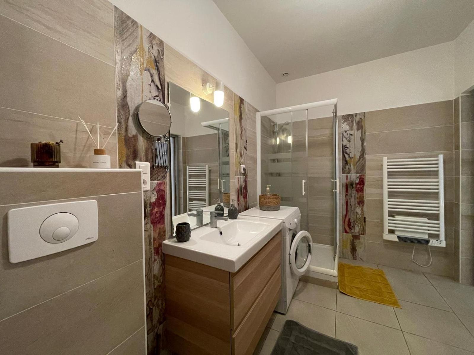 Joli Appartement Hypercentre T2, Classe Meuble De Tourisme 3 Avec Parking Gratuit 베지에 외부 사진