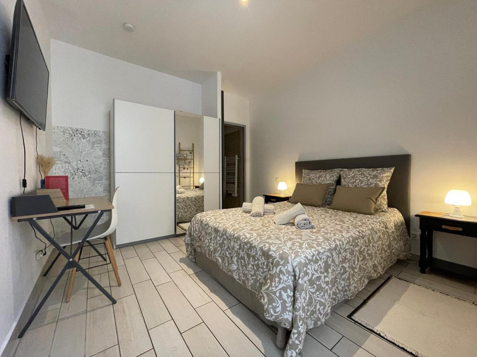 Joli Appartement Hypercentre T2, Classe Meuble De Tourisme 3 Avec Parking Gratuit 베지에 외부 사진